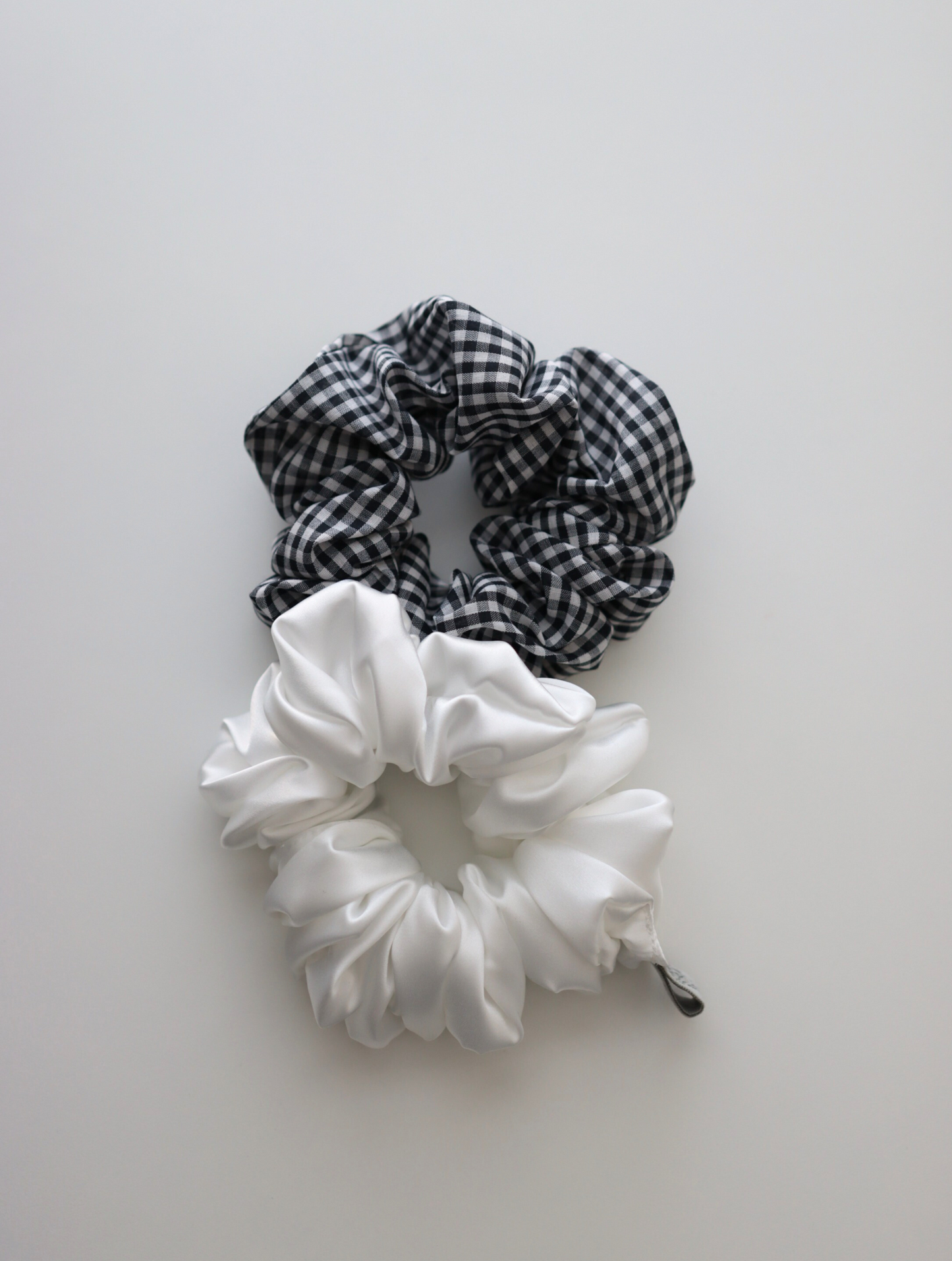 Pearl Scrunchie