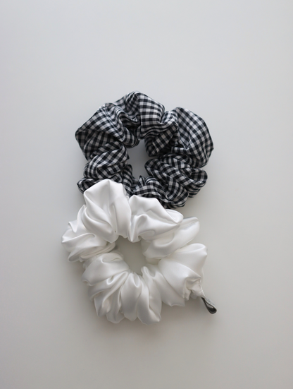 Pearl Scrunchie