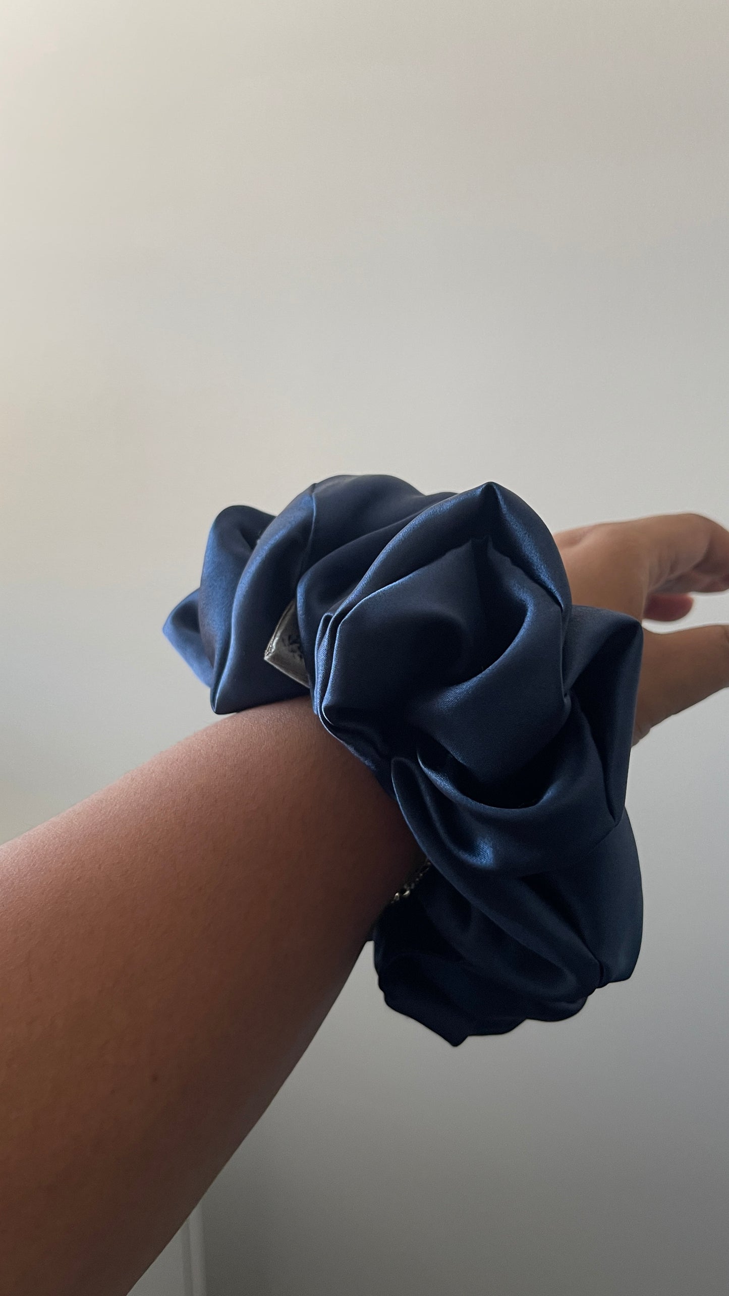 WAVY BLUE SCRUNCHIE