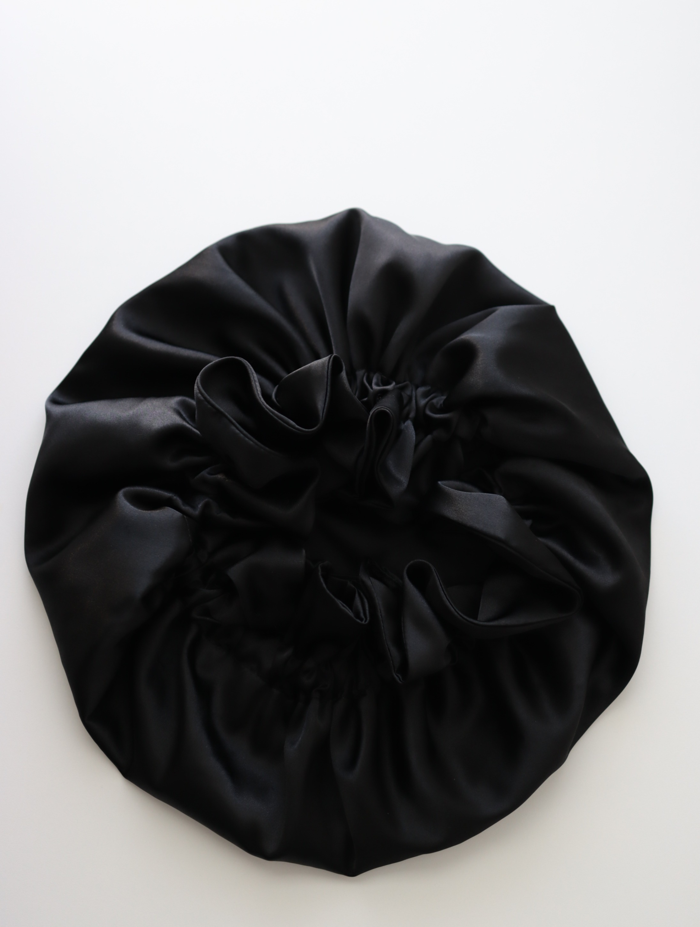 Onyx Ruffle Bonnet